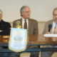 El presidente del Rotary Club de Caballito, Pedro Reyna, junto al Secretario, Roberto Tarzi y Guillermo Rojo