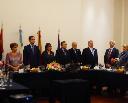 En la mesa principal, las autoridades del Centro Burgalés e invitados especiales.