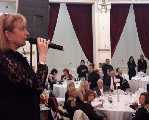 Susana Espósito durante su mensaje a los presentes