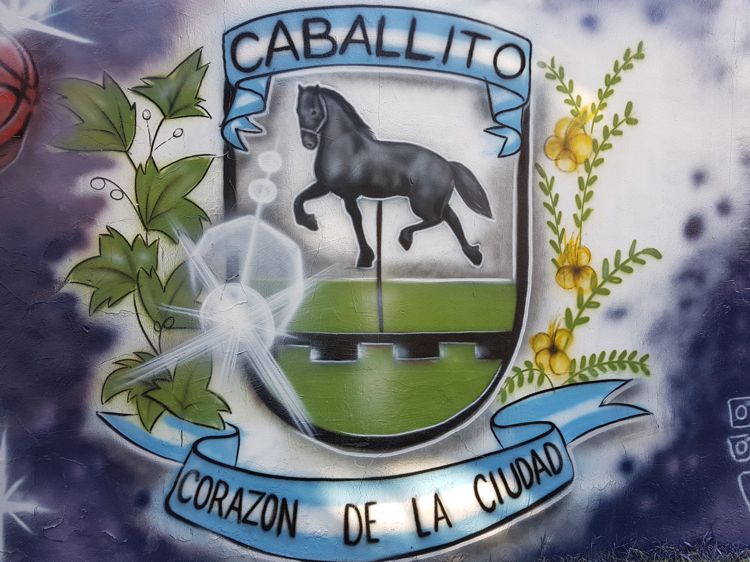 Mural del escudo de Caballito.