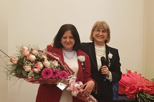 Marina Bussio, nueva presidenta del Rotary Club "La Veleta de Caballito" y Susana Espósito, presidenta saliente.