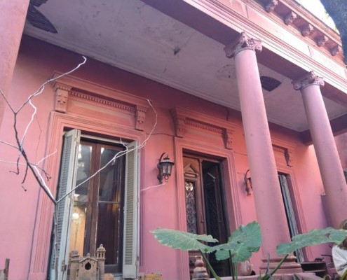 Antigua casona, última vivienda de Jerónimo Podestá, en Av. Gaona al 1300.