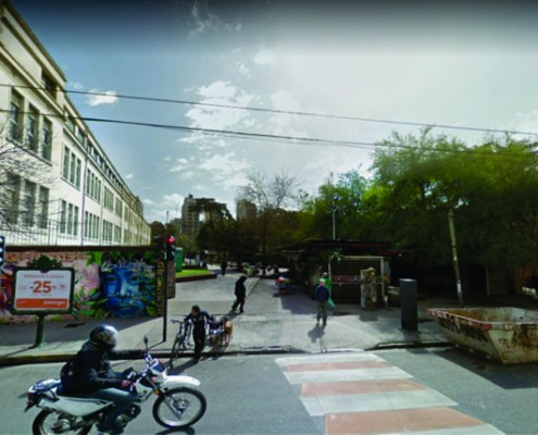 Actualmente la calle Beauchef se corta en Rosario, frente al Parque Rivadavia.