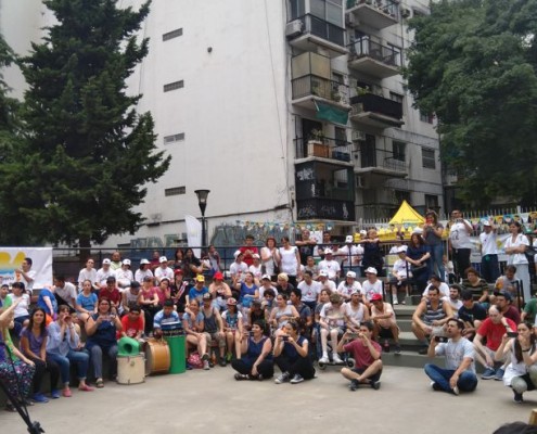 Festejo en el anfiteatro de la Plaza del Caballito.