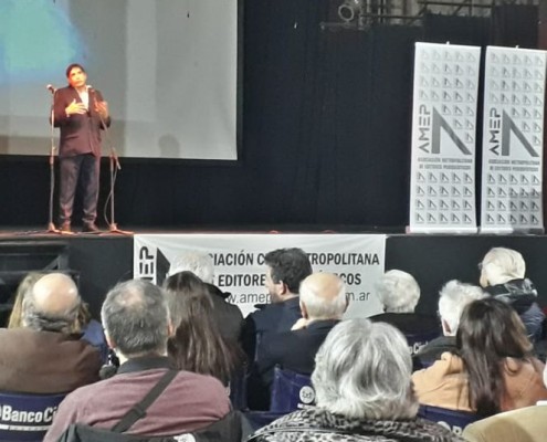 Mario Bruno, presidente de AMEP dio la bienvenida a los presentes.