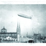 El dirigible Graf Zeppelin sobrevuela la parroquia Nuestra Señora de Buenos Aires, Gaona y Espinosa.