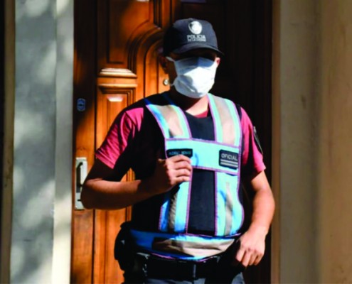 POLI CON VIRUS web