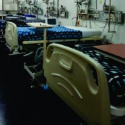 Nuevas camas destinadas a pacientes con coronavirus en el Hspital Naval