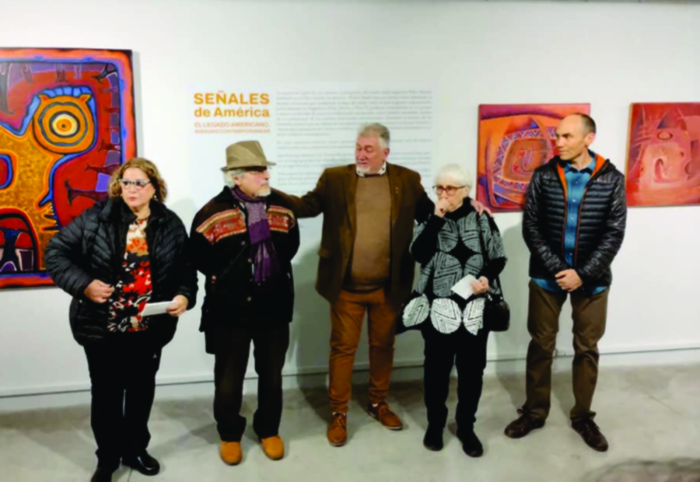 Darío Klehr junto a los artistas Pablo Madrid, Elsa Mareque, Viviana Paz y el hijo de Alfredo Yacussi